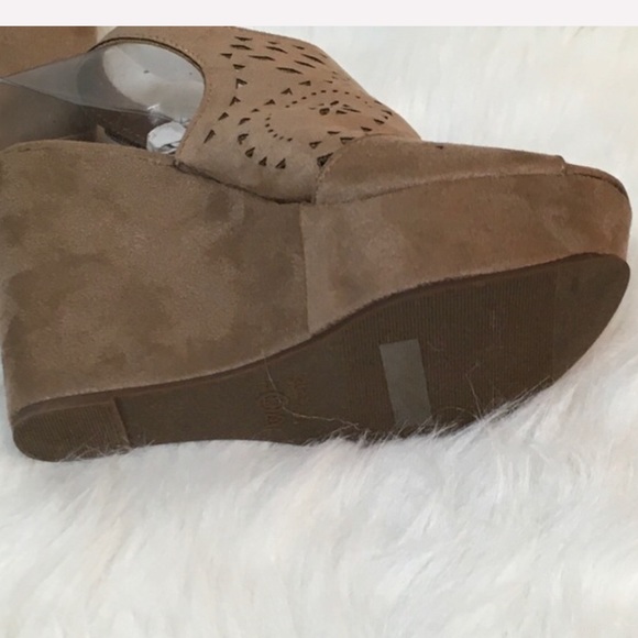 Platform Wedge Sandals - Picture 5 of 5